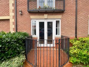 Small courtyard- click for photo gallery